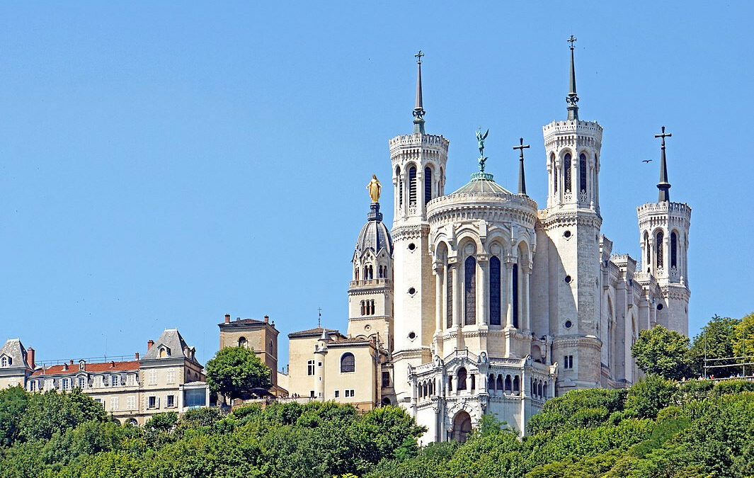 Nettoyage et restauration des dorures de la Basilique de Fourvière à Lyon