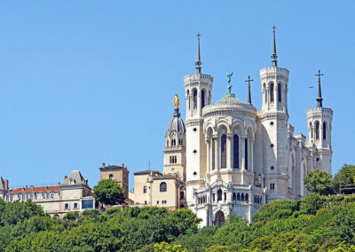 Nettoyage et restauration des dorures de la Basilique de Fourvière à Lyon