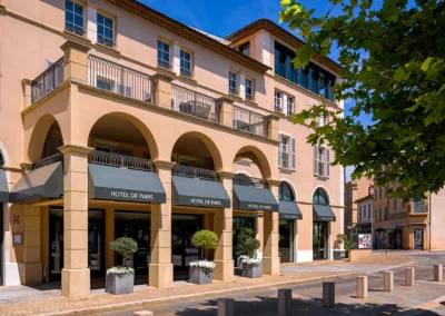 Fresque peinte sur enduit minéral pour « l’atelier Martin Berger » – Hôtel de Paris, Saint Tropez